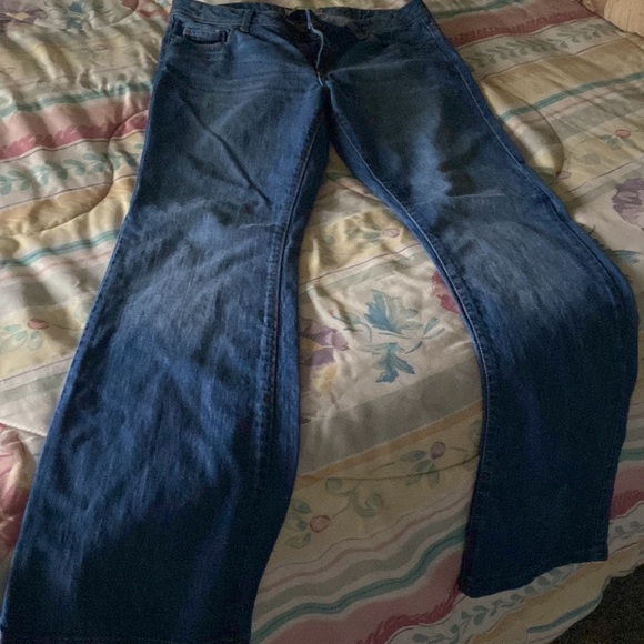 BOOT LEG CUT JEANS FOR WOMEN - Picture 2 of 4